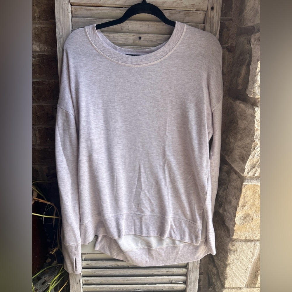 Athleta coaster luxe sweatshirt fog grey heather size Medium. L